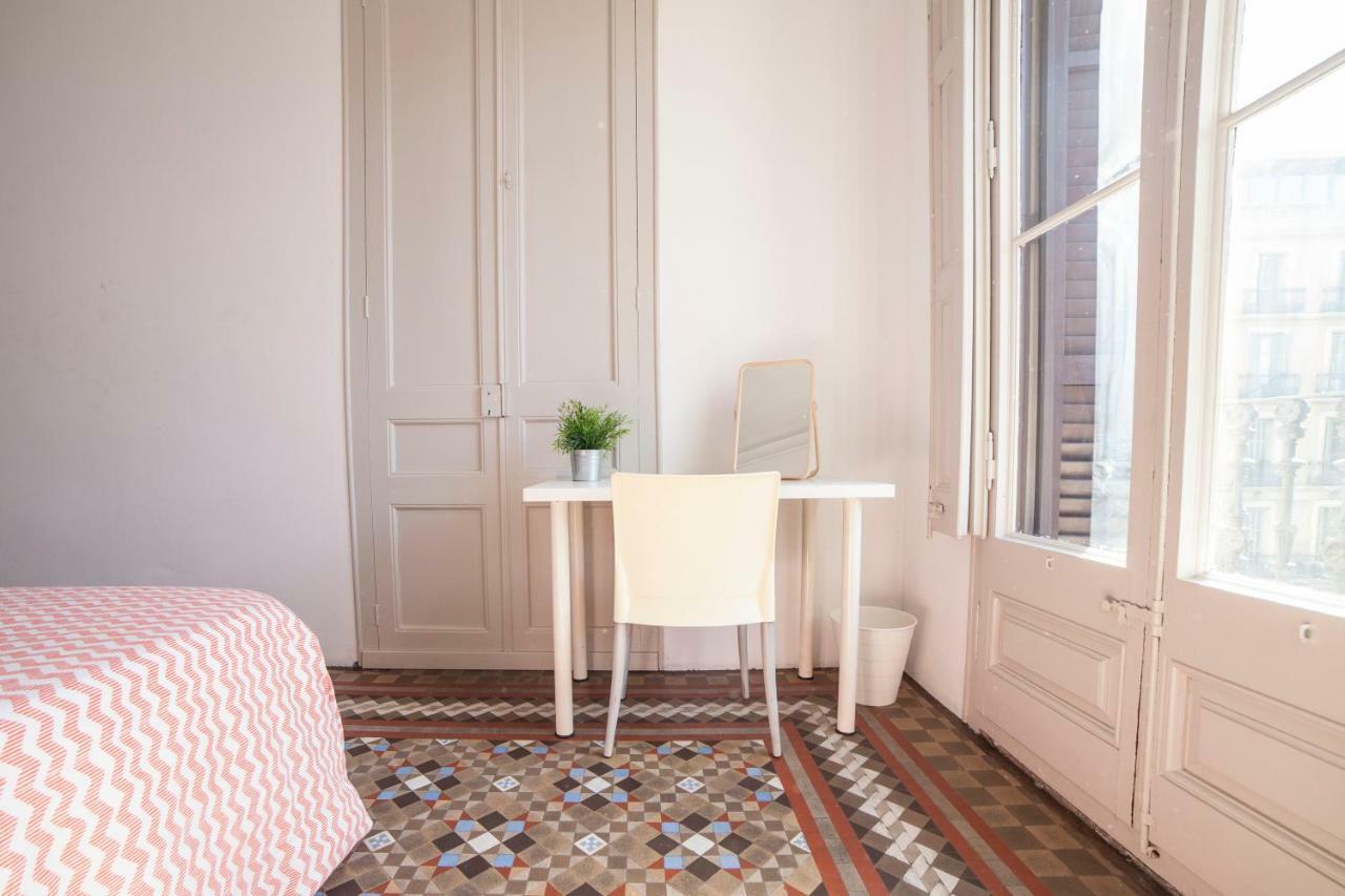 B21-Apartamento Modernista Para Grupos 巴塞罗那 外观 照片